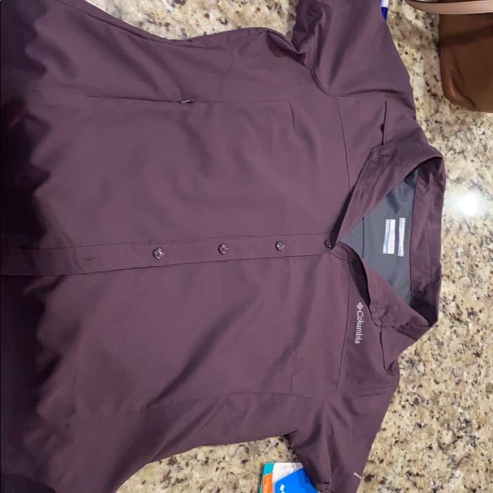 Purple short sleeve Columbia Omni shade. Size M